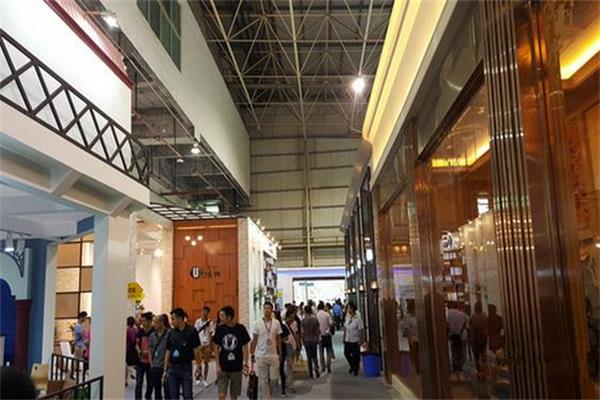 厚街鎮(zhèn)家具展覽格局將進(jìn)入三展聯(lián)動(dòng)時(shí)代.jpg