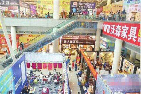 濟南家居賣場出現(xiàn)“怪像”