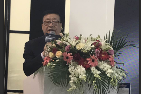 中國木材與木制品流通協(xié)會木門專業(yè)委員會會長張國林先生上臺致辭